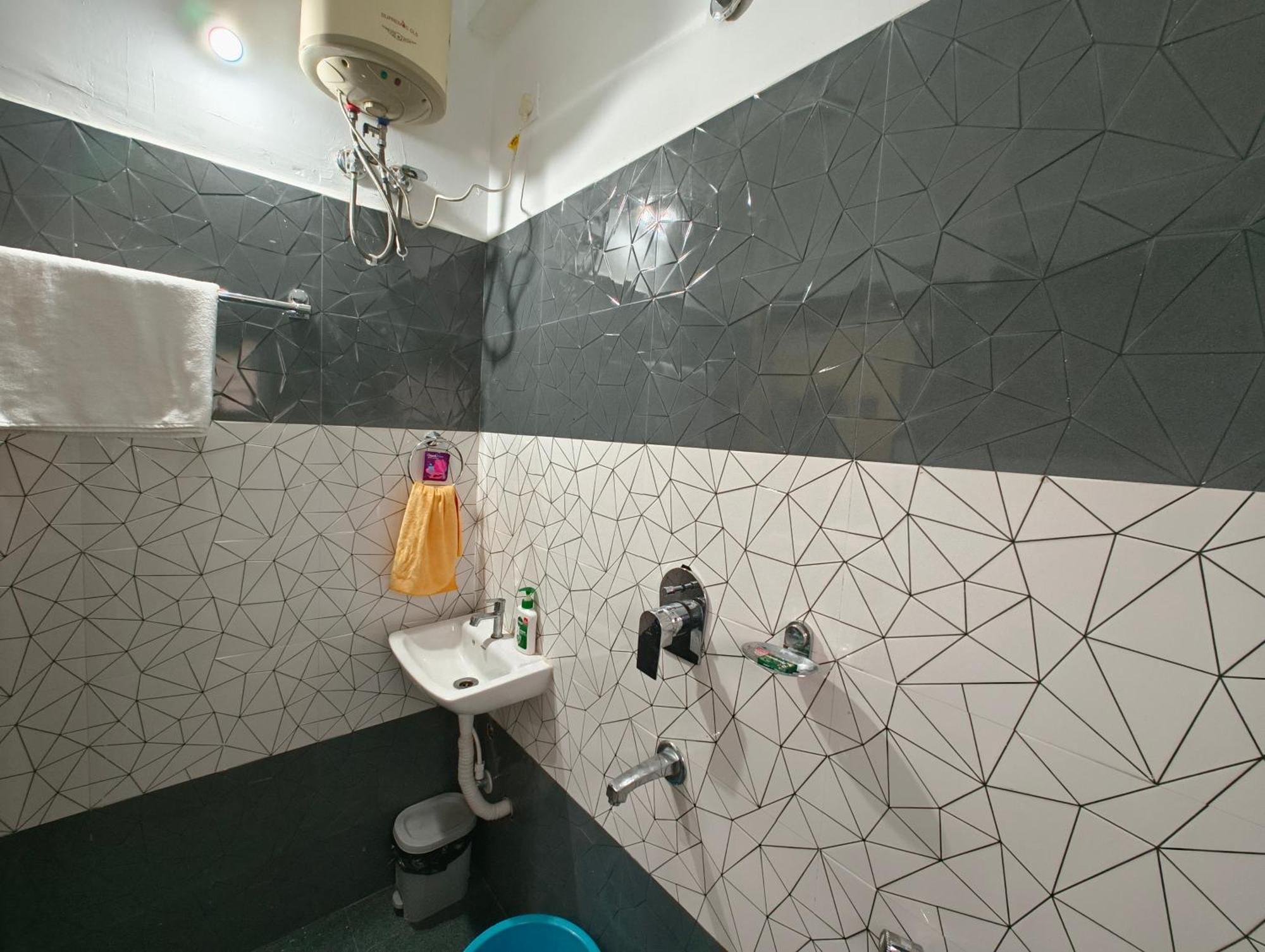 Anjali Homestay - 10 Mins From Airport Siliguri Exteriör bild